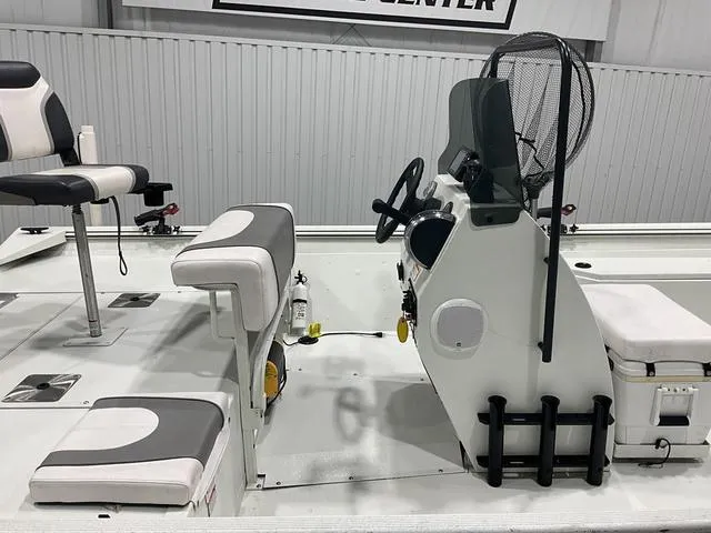 Slide: The Image of Crestliner Bay 2000 2016 - 14