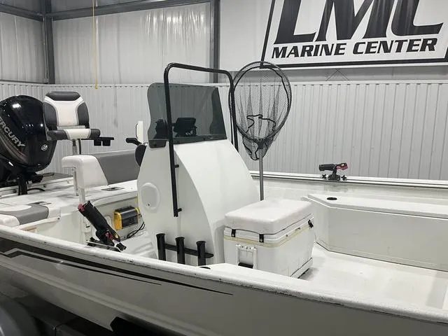 Slide: The Image of Crestliner Bay 2000 2016 - 7