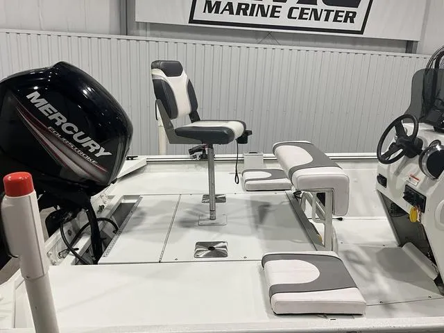 Slide: The Image of Crestliner Bay 2000 2016 - 8