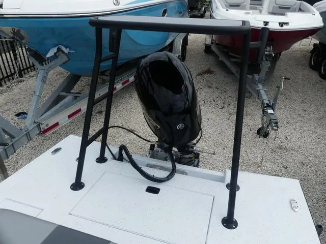 Slide: The Image of Xpress Skiff 185 2025 - 9