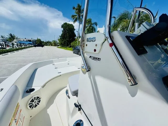 Slide: The Image of Stingray 186CC 2019 - 10