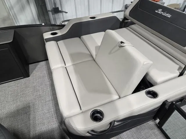 Slide: The Image of Barletta Cabrio 24UE 2026 - 12