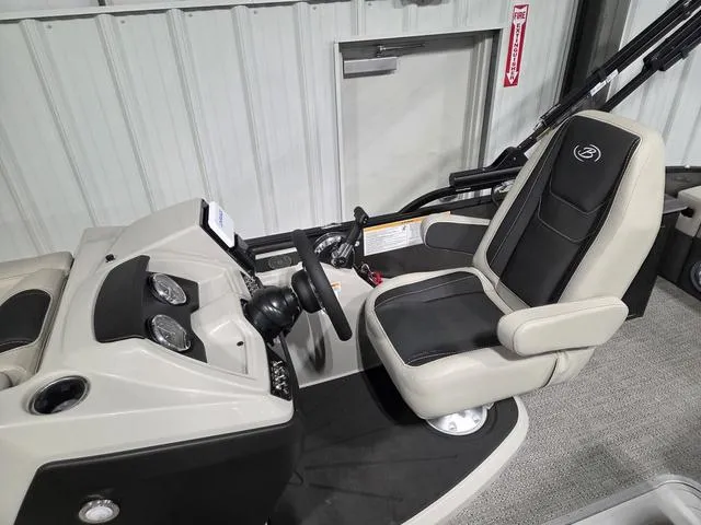 Slide: The Image of Barletta Cabrio 24UE 2026 - 23