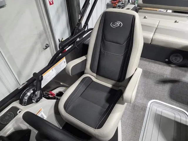 Slide: The Image of Barletta Cabrio 24UE 2026 - 24