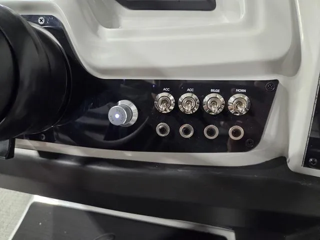 Slide: The Image of Barletta Cabrio 24UE 2026 - 27