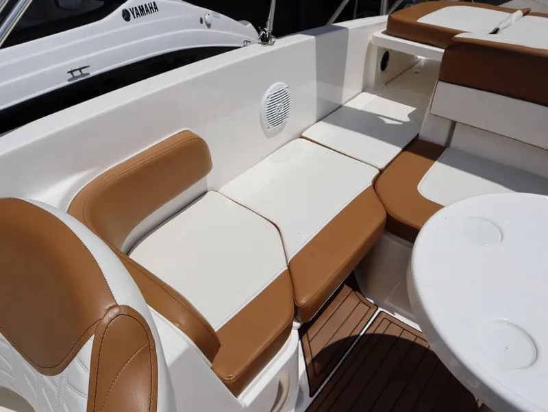 Slide: The Image of Bayliner VR6 Bowrider Outboard 2021 - 13