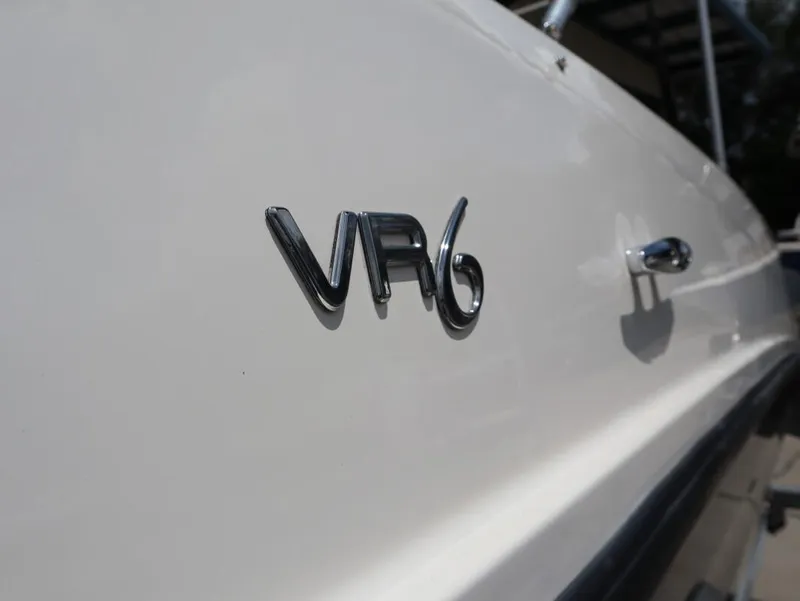 Slide: The Image of Bayliner VR6 Bowrider Outboard 2021 - 8
