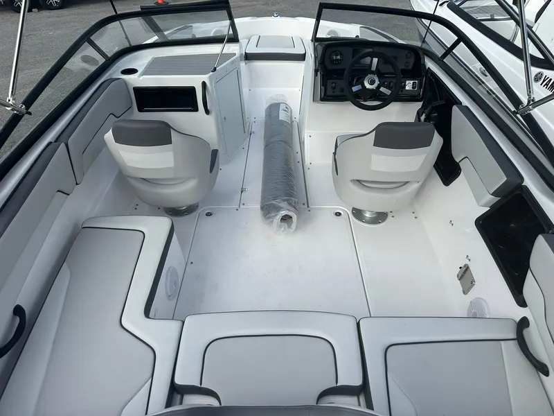 Slide: The Image of Yamaha SX190 2024 - 10