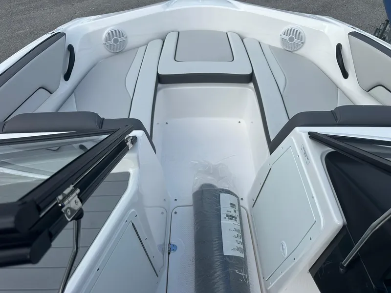 Slide: The Image of Yamaha SX190 2024 - 18