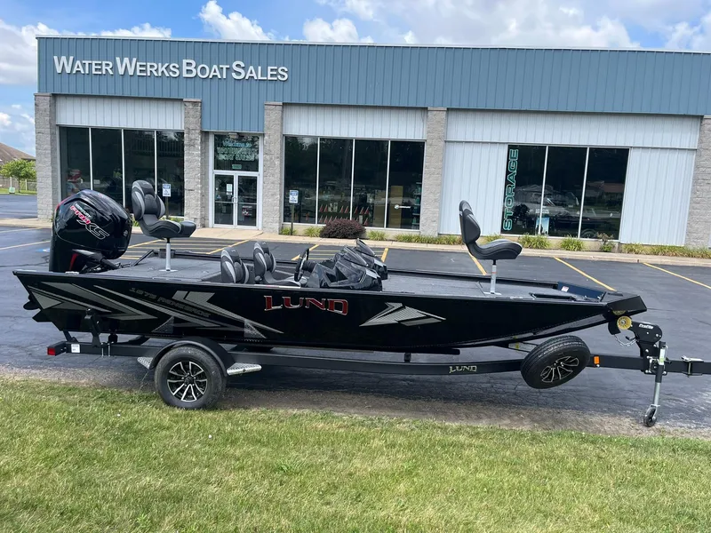 The Image of 2026 Lund 1875 Renegade SS boat displayed at Water Werks Boat Sales. - 0