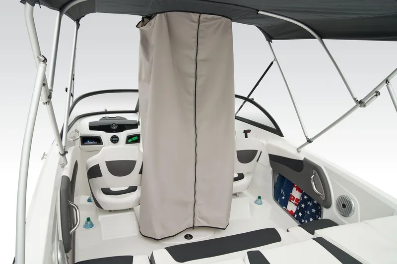 Slide: The Image of Tahoe 200 S 2025 - 48