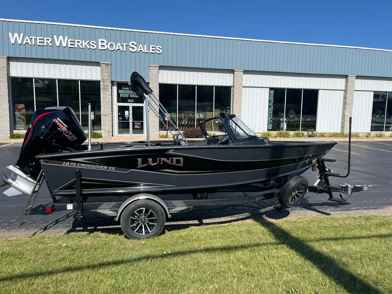 Slide: The Image of 2026 Lund 1875 Crossover XS boat displayed at Water Werks Boat Sales. - 40