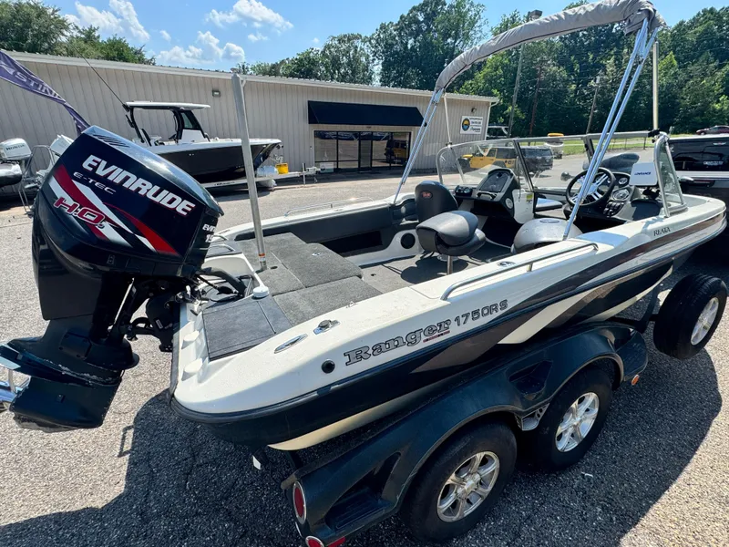 Slide: The Image of Ranger 1750 Reata 2012 - 1