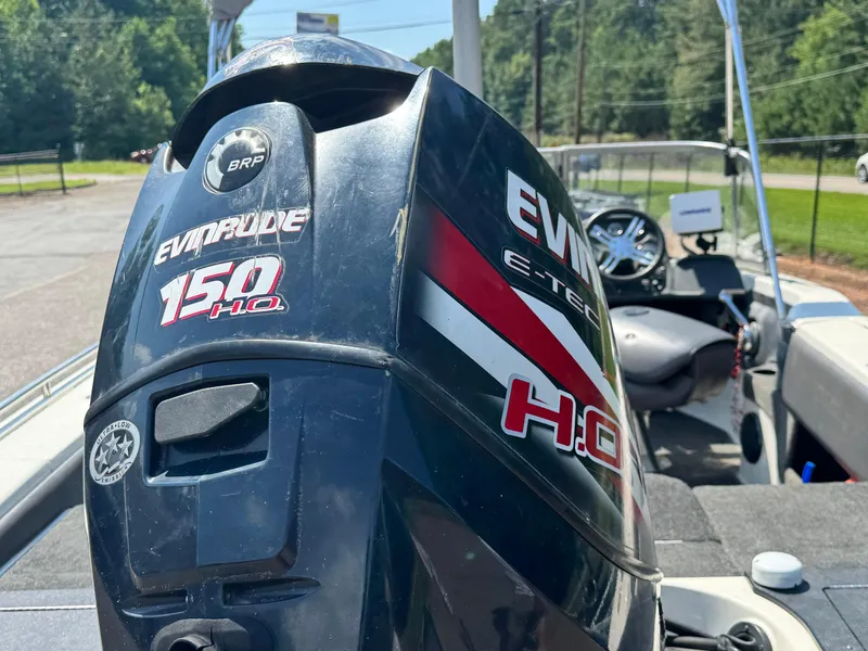 Slide: The Image of Ranger 1750 Reata 2012 - 2