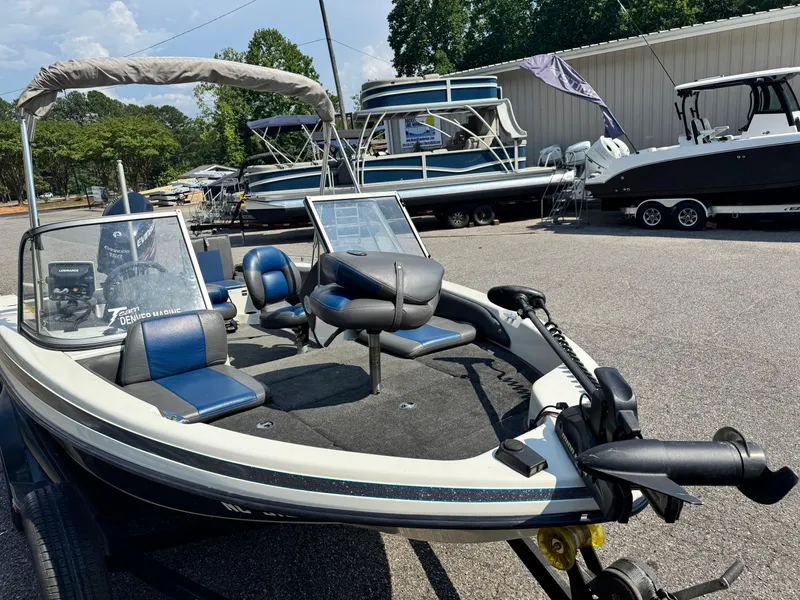 Slide: The Image of Ranger 1750 Reata 2012 - 4