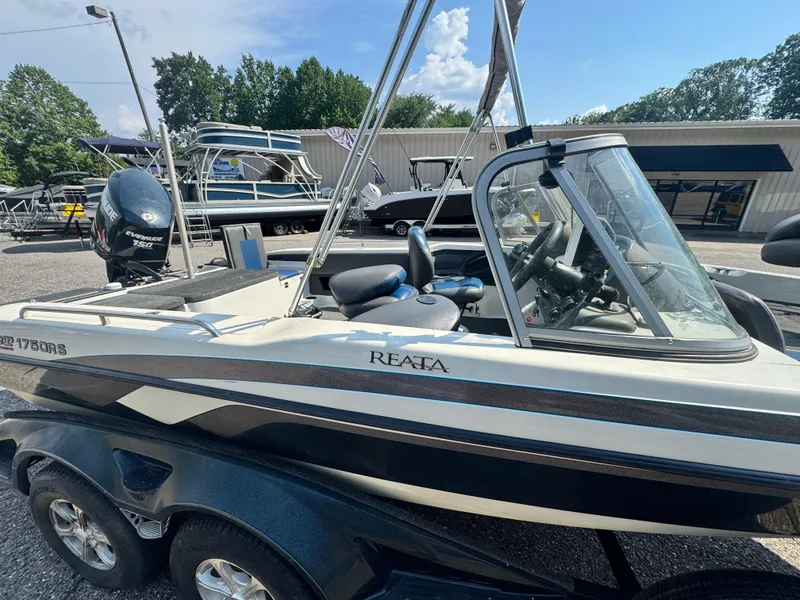 Slide: The Image of Ranger 1750 Reata 2012 - 6