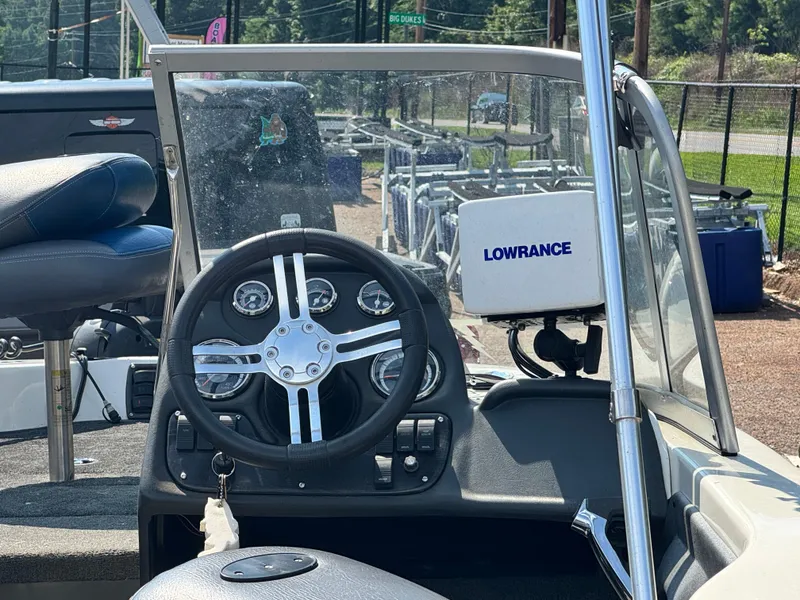 Slide: The Image of Ranger 1750 Reata 2012 - 9