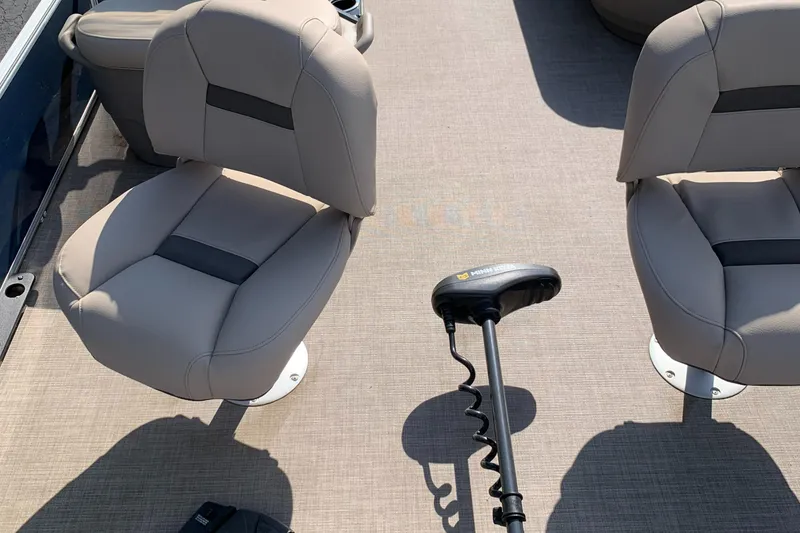 Slide: The Image of Sun Tracker Bass Buggy 16 2023 - 5