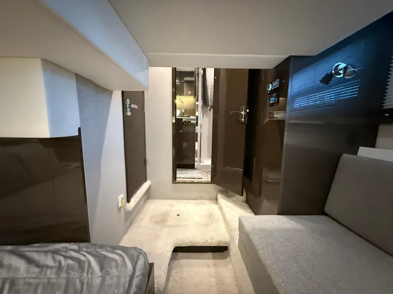 Slide: The Image of Cruisers Yachts 42 Cantius 2018 - 50