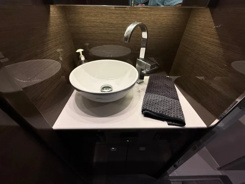 Slide: The Image of Cruisers Yachts 42 Cantius 2018 - 52