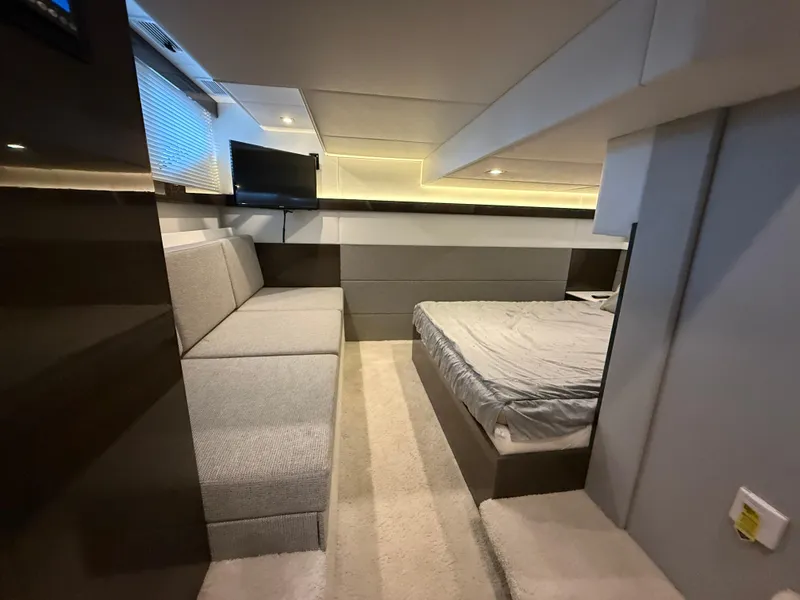 Slide: The Image of Cruisers Yachts 42 Cantius 2018 - 55