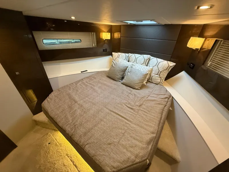 Slide: The Image of Cruisers Yachts 42 Cantius 2018 - 58