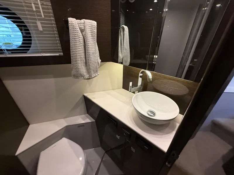 Slide: The Image of Cruisers Yachts 42 Cantius 2018 - 64