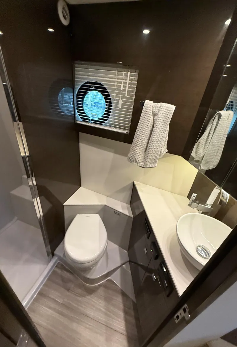 Slide: The Image of Cruisers Yachts 42 Cantius 2018 - 86