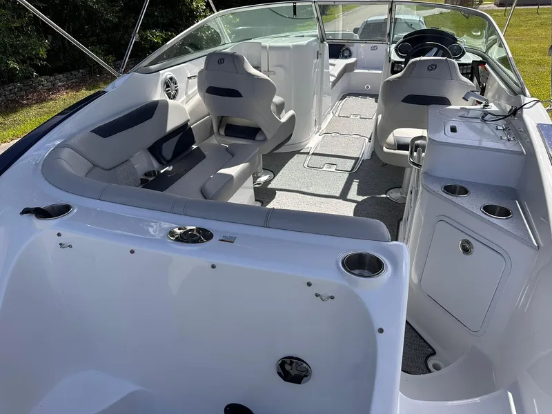 Slide: The Image of Hurricane SD2400 2021 - 10