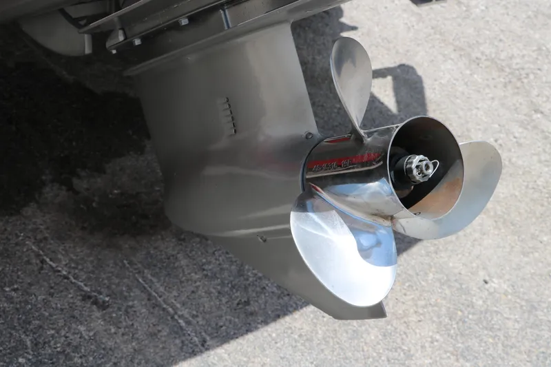 Slide: The Image of Propeller of 2006 Crownline 21 SS-LPX boat on concrete surface. - 7