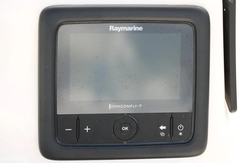 Slide: The Image of Raymarine Dragonfly-7 display on 2018 Yamaha Boats 190 FSH Sport. - 25