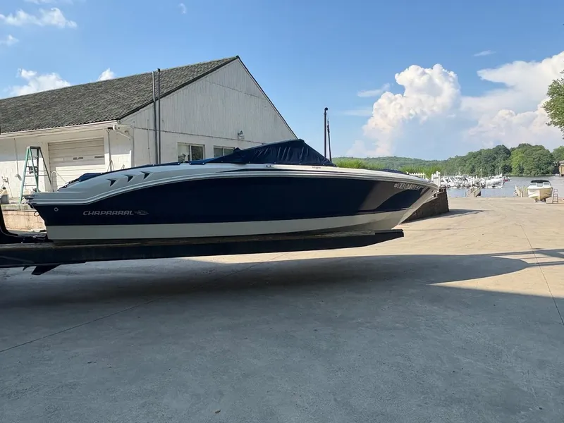 Slide: The Image of Chaparral 21 H2O Sport 2017 - 2