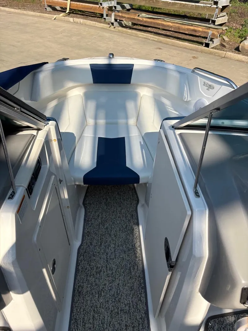 Slide: The Image of Chaparral 21 H2O Sport 2017 - 6