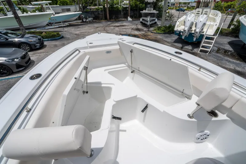 Slide: The Image of Sea Hunt Ultra 219 2026 - 23