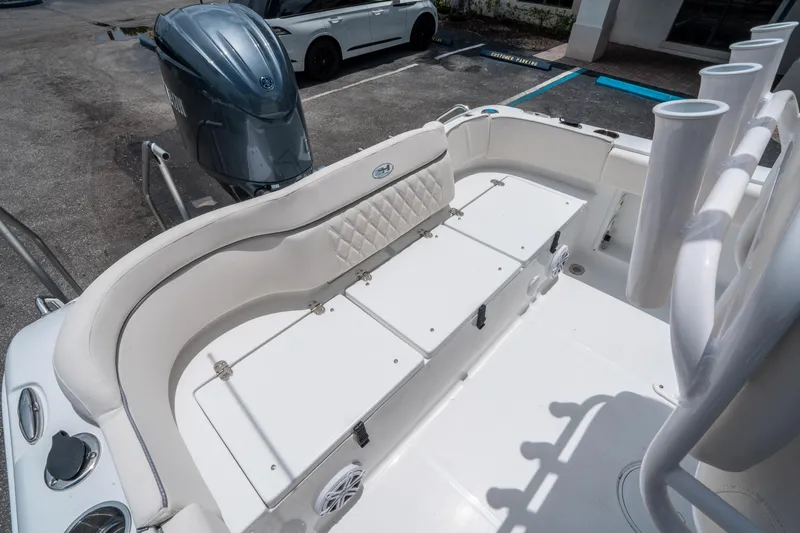 Slide: The Image of Sea Hunt Ultra 219 2026 - 12