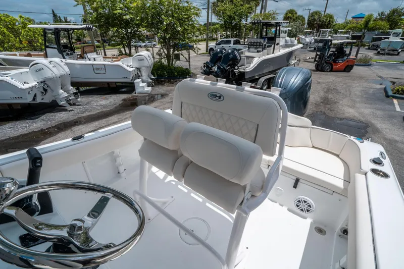 Slide: The Image of Sea Hunt Ultra 219 2026 - 16