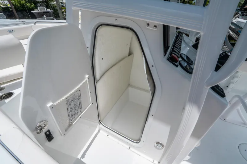 Slide: The Image of Sea Hunt Ultra 219 2026 - 19