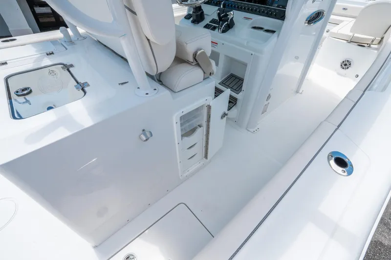 Slide: The Image of Sea Hunt Gamefish 30 Forward Seating 2026 - 18