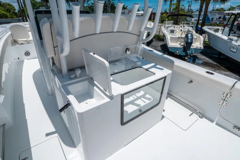 Slide: The Image of Sea Hunt Gamefish 30 Forward Seating 2026 - 14