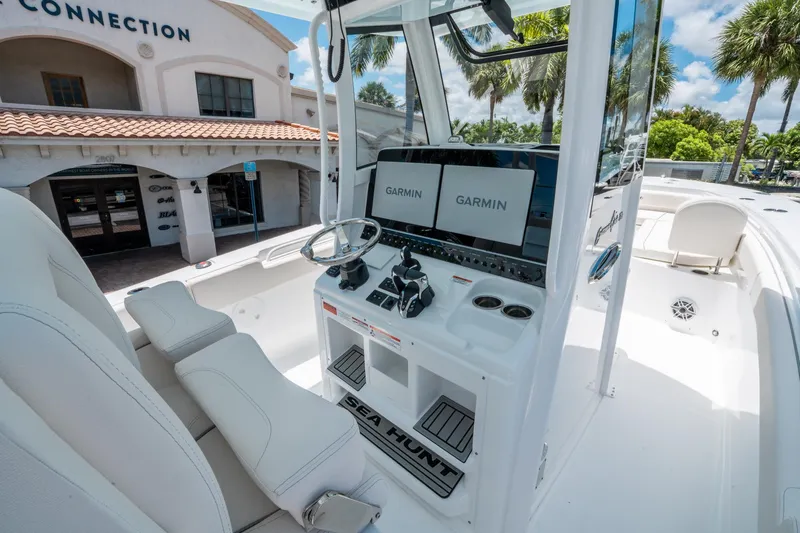 Slide: The Image of Sea Hunt Gamefish 30 Forward Seating 2026 - 20