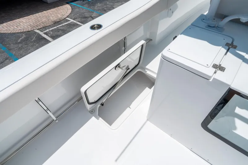 Slide: The Image of Sea Hunt Gamefish 30 Forward Seating 2026 - 16