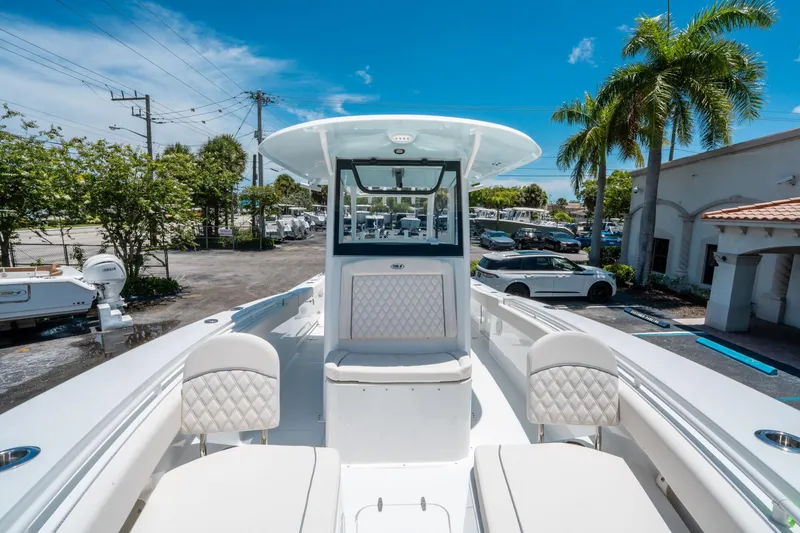 Slide: The Image of Sea Hunt Gamefish 30 Forward Seating 2026 - 32