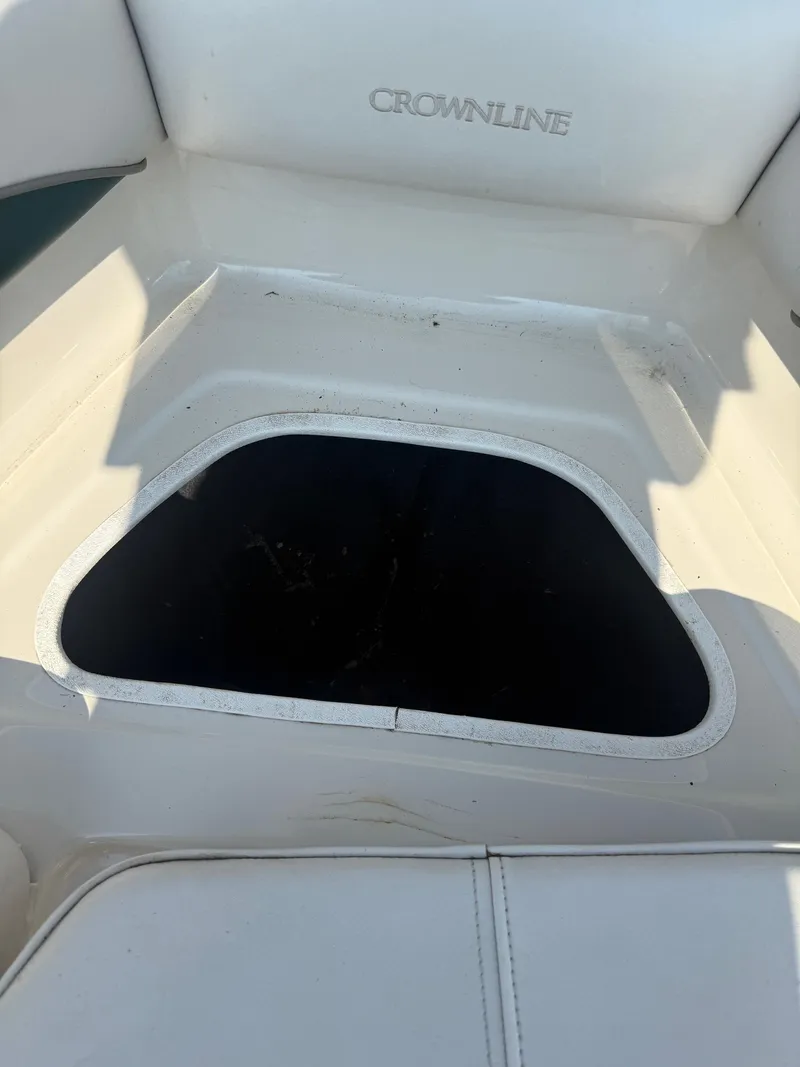 Slide: The Image of Crownline Boats 225 BR 1999 - 13