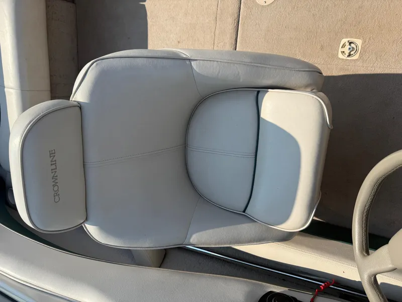 Slide: The Image of Crownline Boats 225 BR 1999 - 19