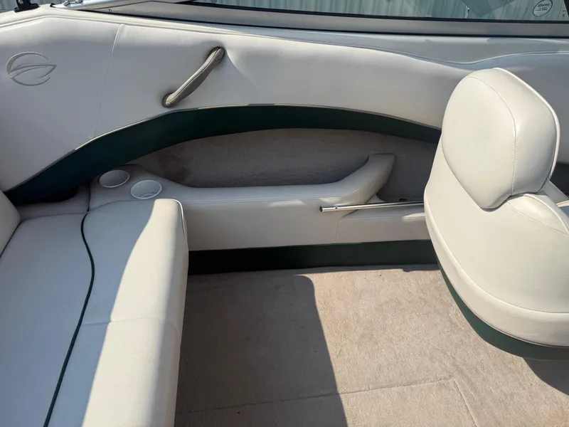 Slide: The Image of Crownline Boats 225 BR 1999 - 22