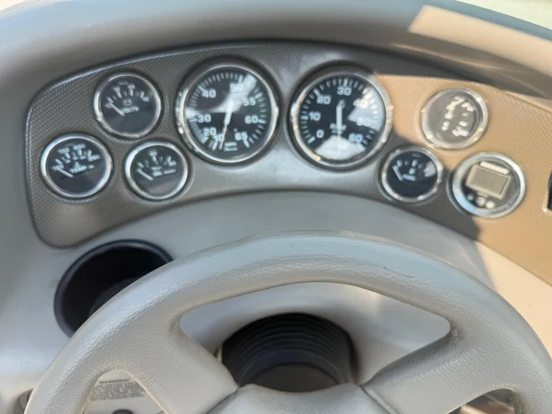 Slide: The Image of Crownline Boats 225 BR 1999 - 24