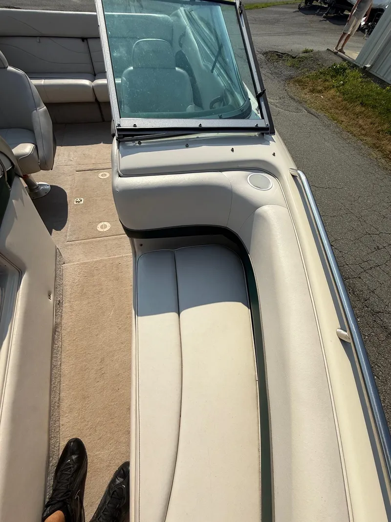 Slide: The Image of Crownline Boats 225 BR 1999 - 30