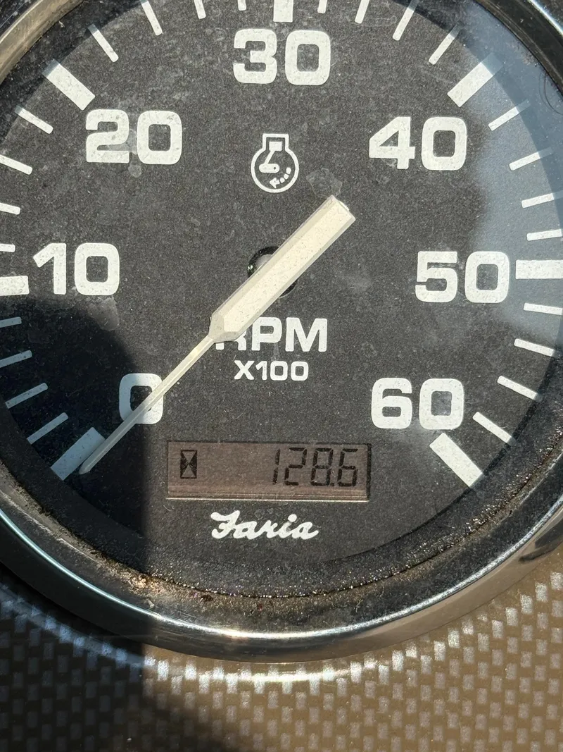 Slide: The Image of Crownline Boats 225 BR 1999 - 33