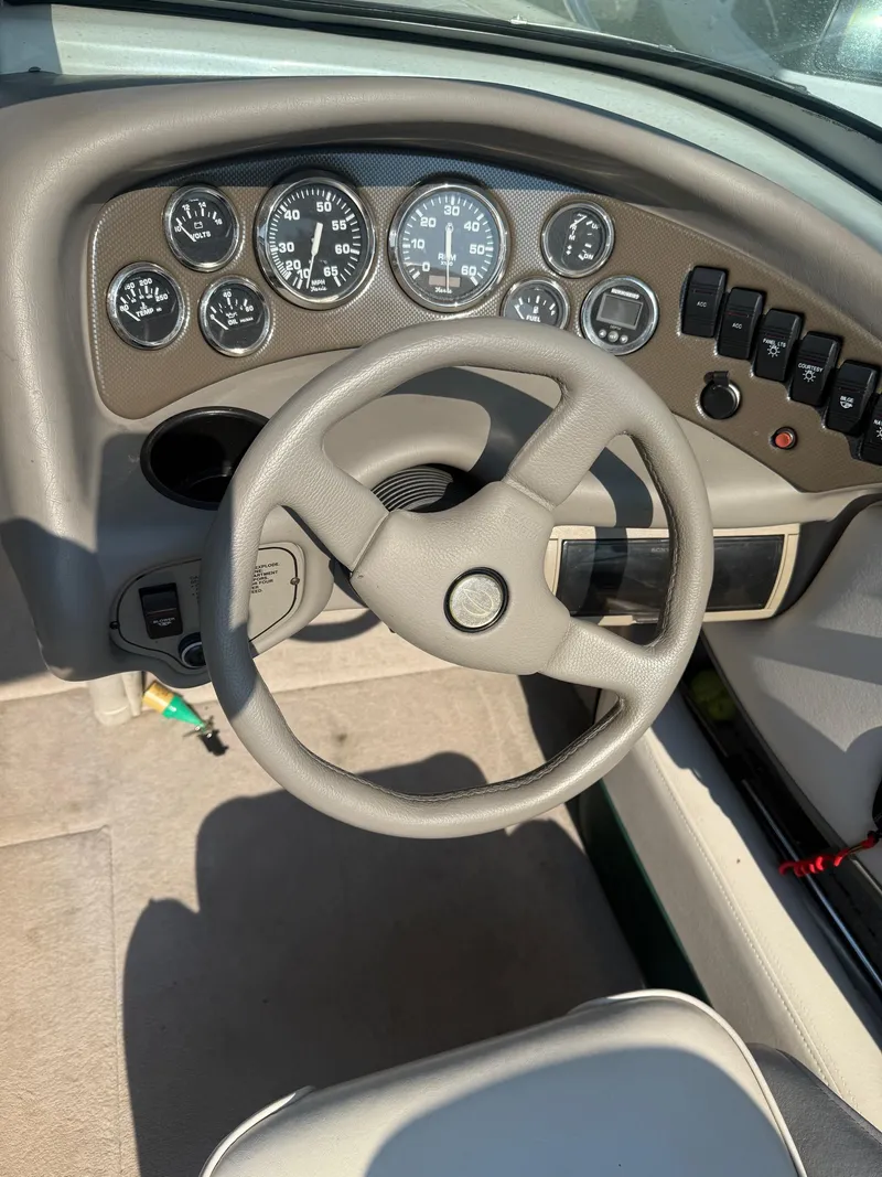 Slide: The Image of Crownline Boats 225 BR 1999 - 34