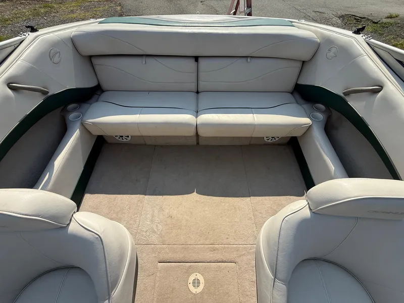 Slide: The Image of Crownline Boats 225 BR 1999 - 36